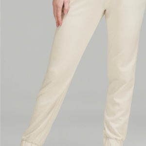 Lululemon Soft stream relaxed high rise sweatpants size 6.